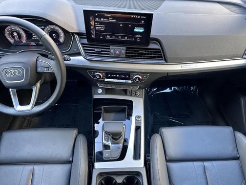 2025 Audi Q5 45 S line quattro Premium