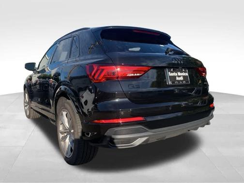 2024 Audi Q3 45 S line Premium