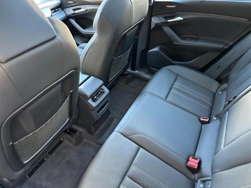 2025 Audi Q6 e-tron Premium