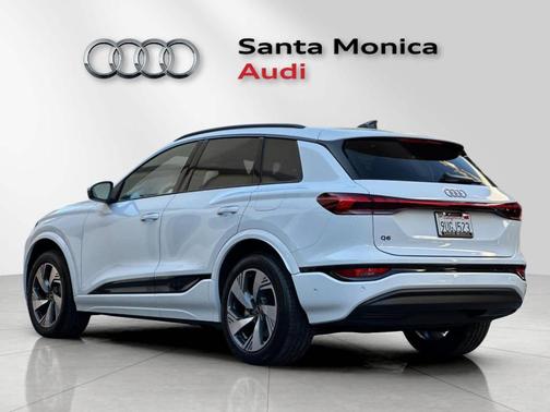 2025 Audi Q6 e-tron Premium