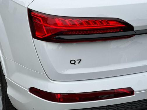 White 2026 Audi Q7 45 Premium