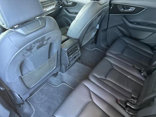 2025 Audi Q7 45 Premium
