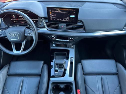 2025 Audi Q5 45 S line quattro Premium