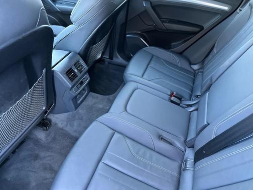 2025 Audi Q5 45 S line quattro Premium