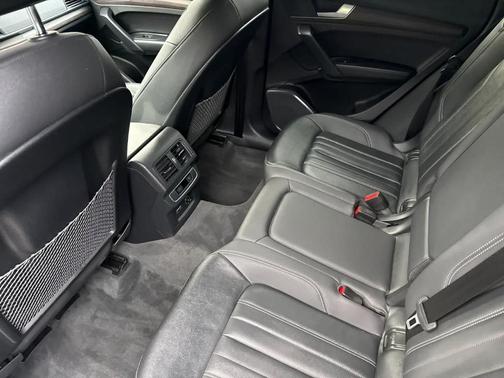 2022 Audi Q5 45 S line quattro Premium