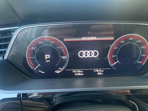 2024 Audi Q8 e-tron Premium