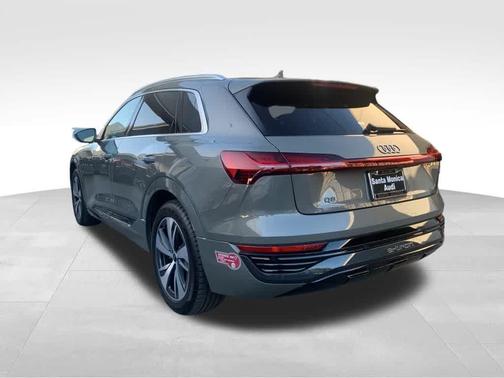 2024 Audi Q8 e-tron Premium