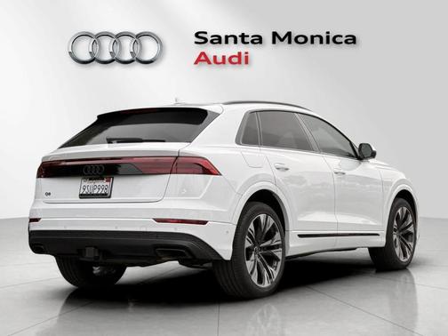 2025 Audi Q8 Premium Plus