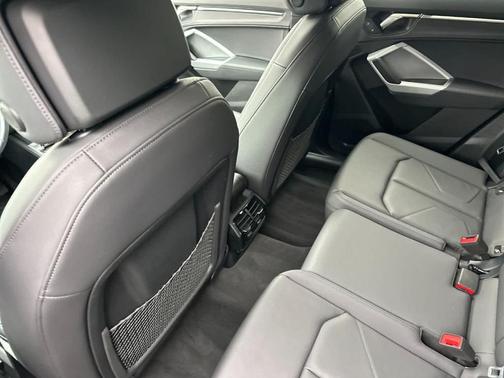 2024 Audi Q3 45 S line Premium