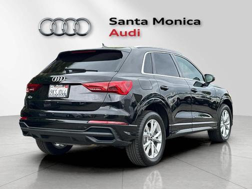 2024 Audi Q3 45 S line Premium