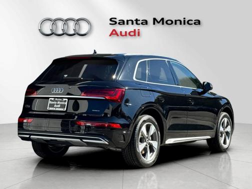 2022 Audi Q5 40 Premium Plus