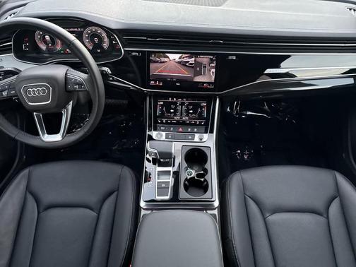 2025 Audi Q7 55 Premium Plus