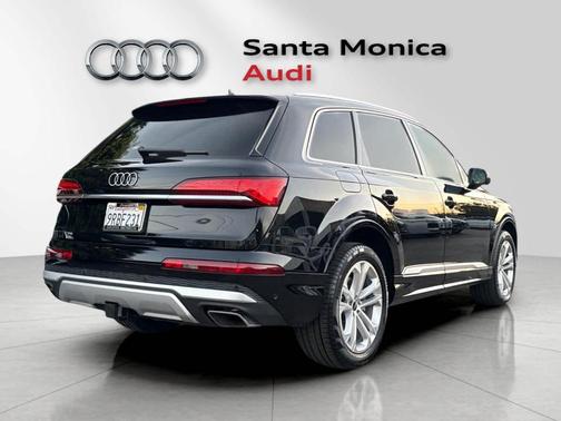 2025 Audi Q7 55 Premium Plus