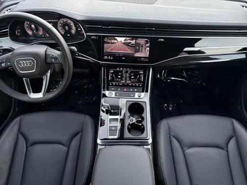 2025 Audi Q7 55 Premium Plus