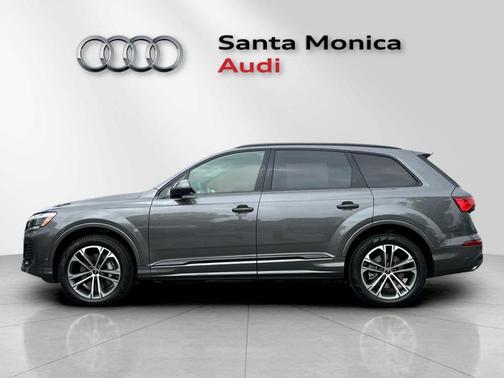 2026 Audi Q7 45 Premium