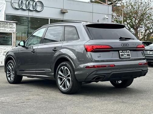 2026 Audi Q7 45 Premium