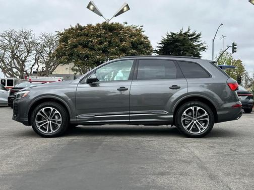 2026 Audi Q7 45 Premium