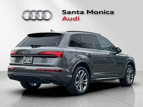 2026 Audi Q7 45 Premium