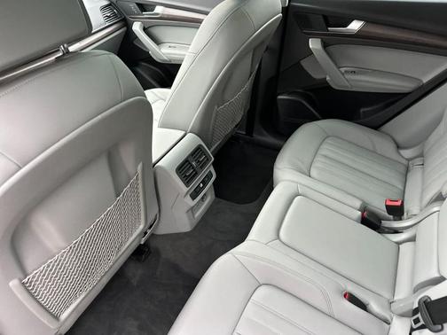 2022 Audi Q5 45 S line Premium Plus