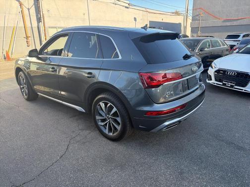 2022 Audi Q5 45 S line Premium Plus