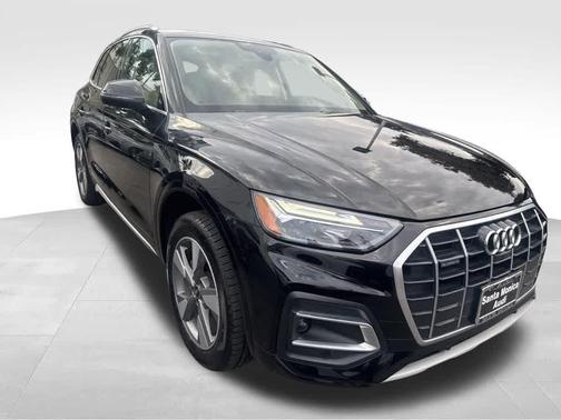 2022 Audi Q5 40 Premium Plus