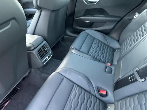 Kemora Gray Metallic 2026 Audi S e-tron GT Premium Plus