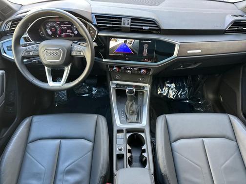 2025 Audi Q3 45 S line Premium