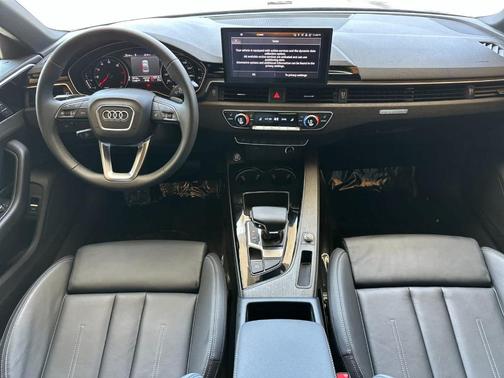 Daytona Gray Pearl Effect 2025 Audi A4 45 S line quattro Premium