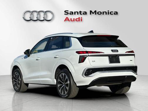 2026 Audi Q3 S LINE