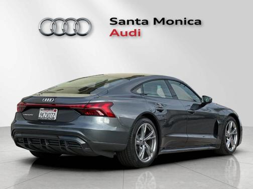 2024 Audi e-tron GT Premium Plus