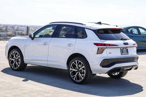 Glacier White Metallic 2026 Audi Q3 S line