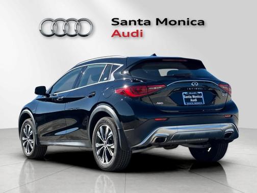 2018 INFINITI QX30 Premium