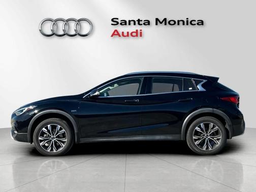 2018 INFINITI QX30 Premium