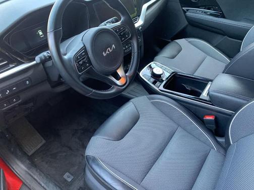 Runway Red 2022 Kia Niro EV EX