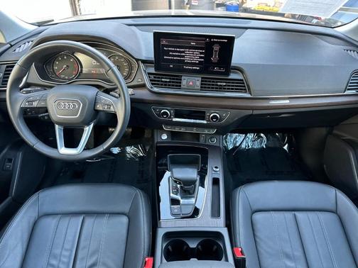 2023 Audi Q5 40 Premium