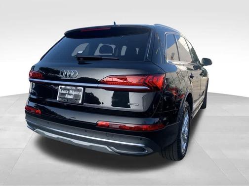 2022 Audi Q7 55 Premium Plus