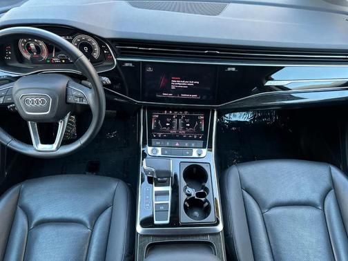 2022 Audi Q7 55 Premium Plus