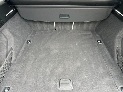 Plasma Blue Metallic 2024 Audi Q8 e-tron Premium