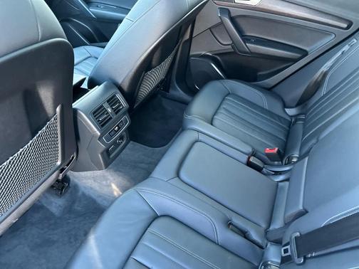 2023 Audi Q5 40 Premium