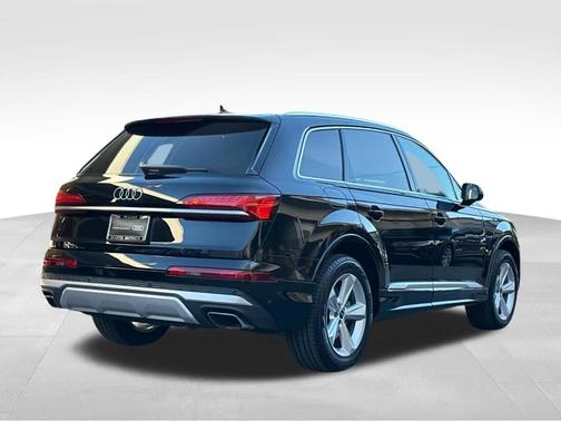 2025 Audi Q7 55 Premium