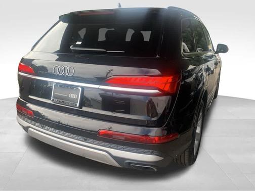 2025 Audi Q7 55 Premium