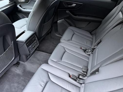 2025 Audi Q7 55 Premium