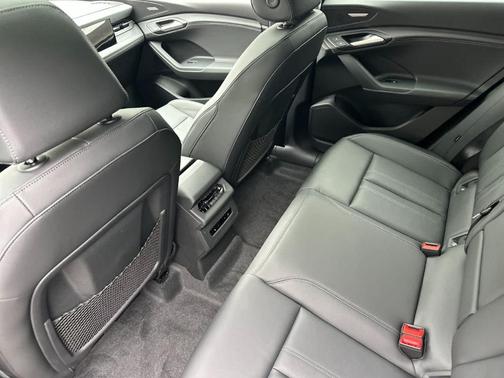 2025 Audi Q6 e-tron Premium