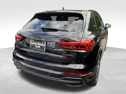 2024 Audi Q3 45 S line Premium