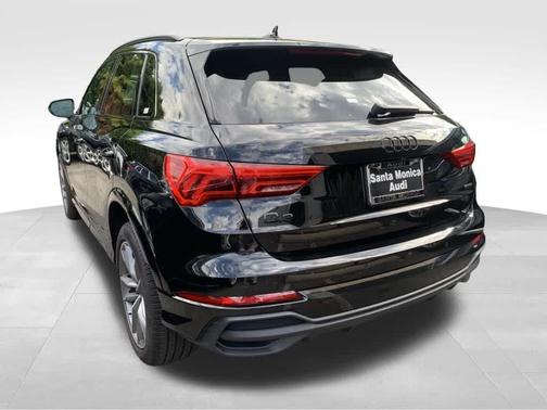 2024 Audi Q3 45 S line Premium