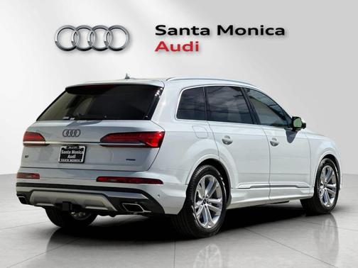 2026 Audi Q7 55 Premium