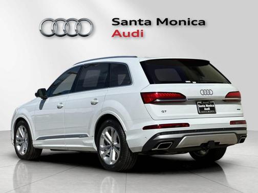 2026 Audi Q7 55 Premium
