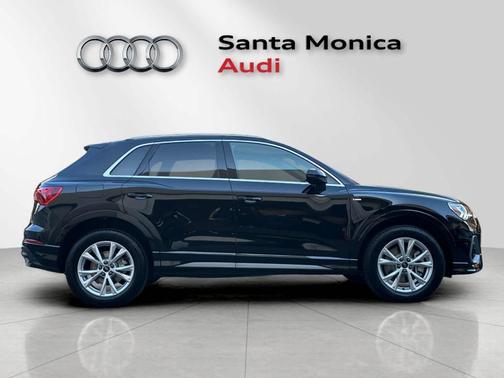 Mythos Black Metallic 2025 Audi Q3 45 S line Premium
