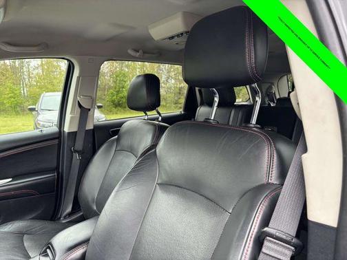 Pitch Black Clearcoat 2019 Dodge Journey GT