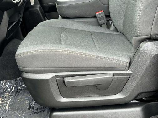 2025 RAM 2500 Tradesman Crew Cab 4x4 6'4' Box